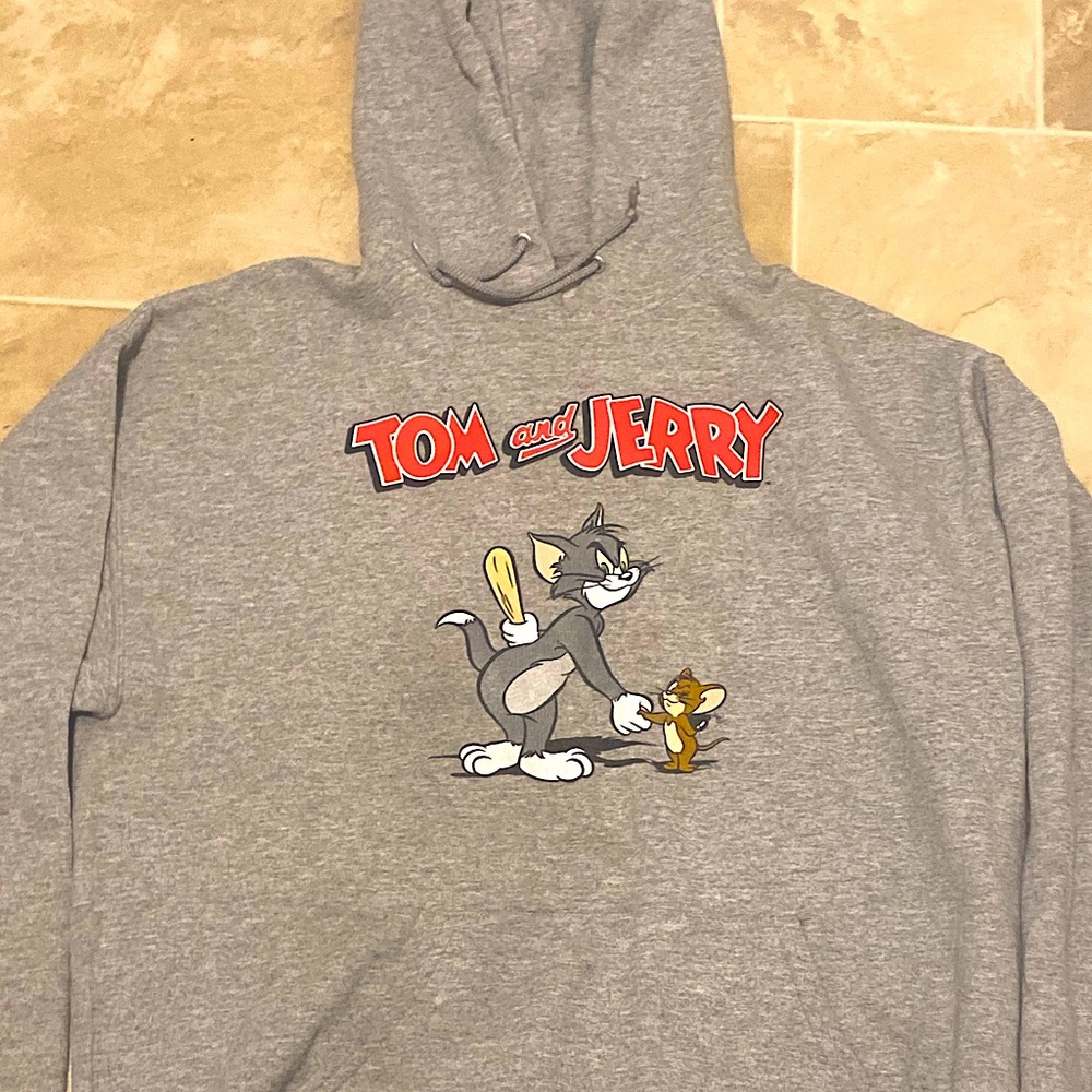 TOM AND JERRY LIGHT GREY SWEATSHIRT.